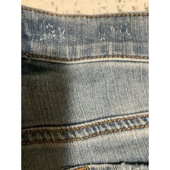 Seven 7 Distressed SunSet Bermuda Cutoff Shorts size 4 vacation beach casual - Picture 6 of 8